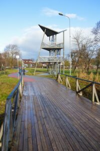 Skats atpakaļ uz skatu torni.