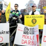 Foto: Ieva Leiniša, LETA, Jauns.lv
http://jauns.lv/foto/zinas/33622-piketa-pie-rigas-domes-pieprasa-veloinfrastrukturas-uzlabosanu