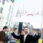 Foto: Ieva Leiniša, LETA, Jauns.lv
http://jauns.lv/foto/zinas/33622-piketa-pie-rigas-domes-pieprasa-veloinfrastrukturas-uzlabosanu