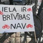 Foto: Sergejs Medvedevs, TV3
https://skaties.lv/zinas/latvija/iela-ir-brivibas-nav-veloaktivisti-pieprasa-rigas-domei-pildit-solijumus-ierikot-velocelus-un-sakt-domat-par-drosibu
